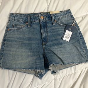 NWT Universal Thread Jean Shorts- Vintage Look Size 4